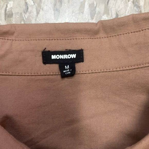Monrow Sahara Poplin Cropped Button Down Shirt - Picture 3 of 4